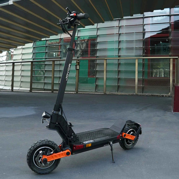 Joyor S-PRO Electric Scooter DGT Certified + Helmet + 2 Inner tubes - 1600W+ maximum power 90km range