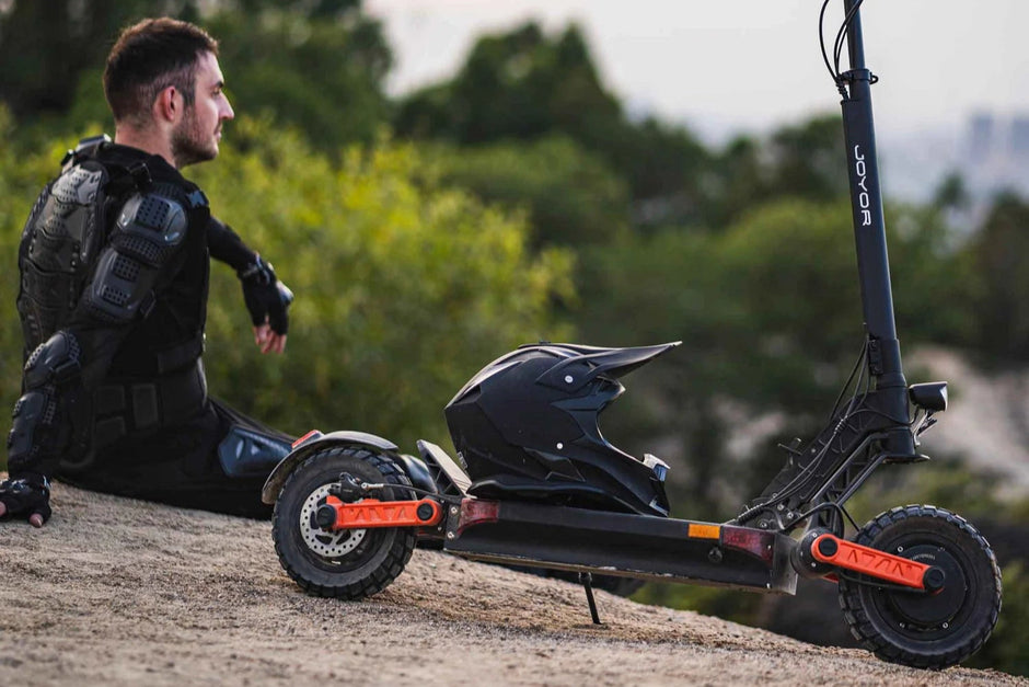 Joyor S-PRO Electric Scooter DGT Certified + Helmet + 2 Inner tubes - 1600W+ maximum power 90km range