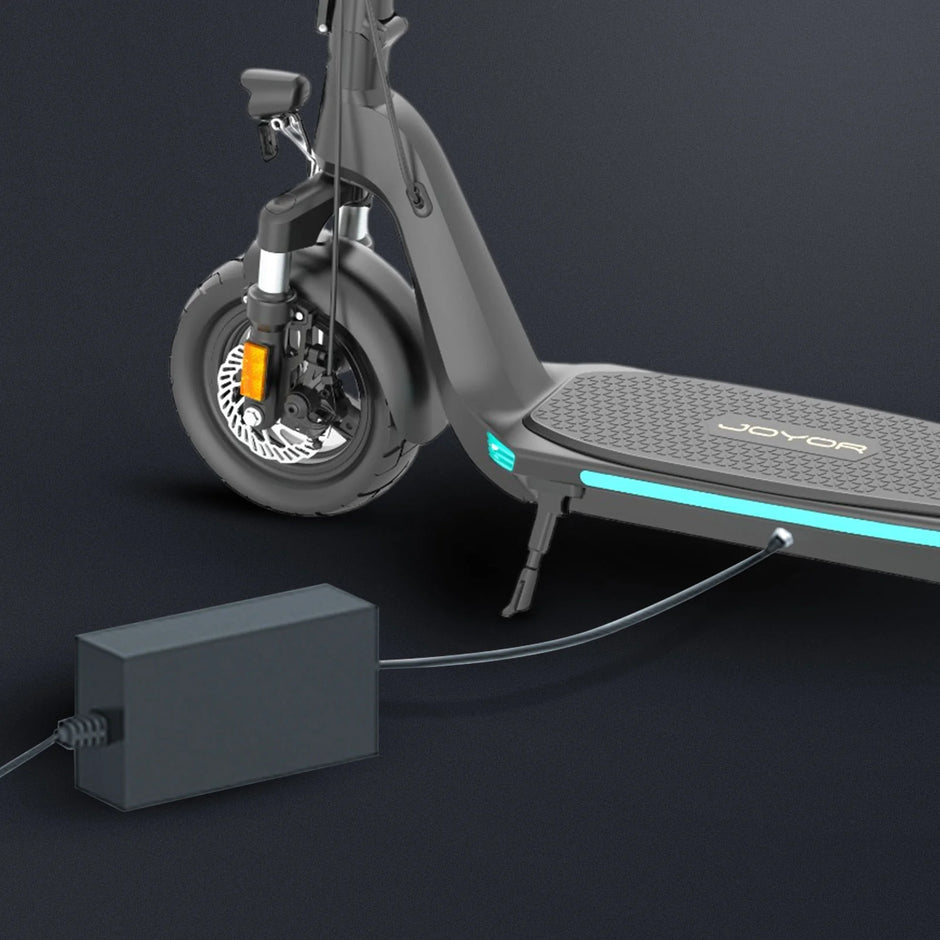 Joyor C10 Electric Scooter DGT Certified + Helmet + 2 Inner tubes - 500W 40km 48V 10,4Ah